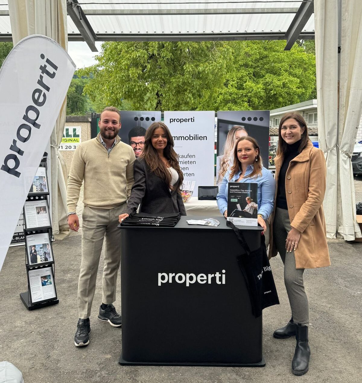 properti real estate experts at the horse race in Aarau  