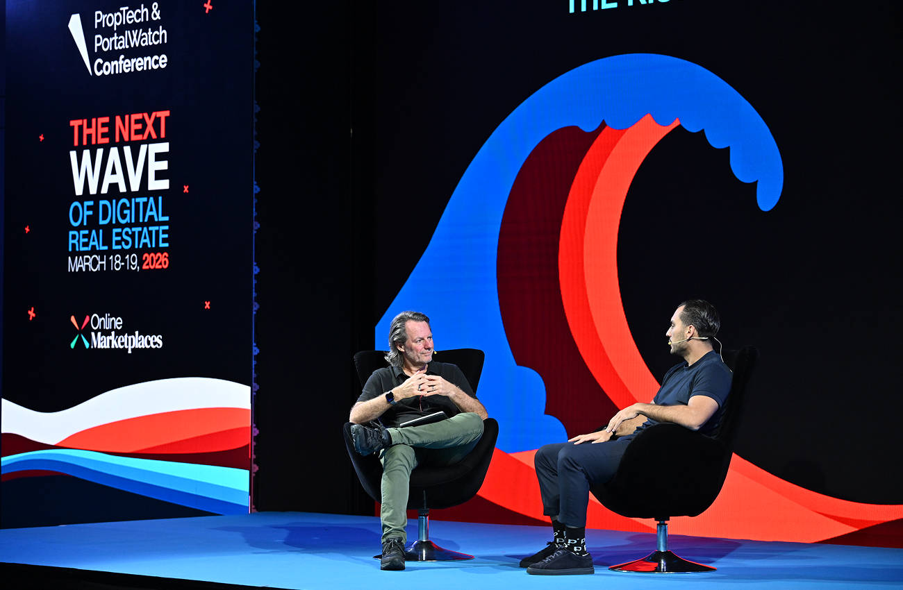 Conversazione con Simon Baker, Conferenza PropTech & PortalWatch, Bangkok, marzo 2026. Sessione: "Dagli agenti alle piattaforme: L'ascesa del mercato dell'intermediazione".