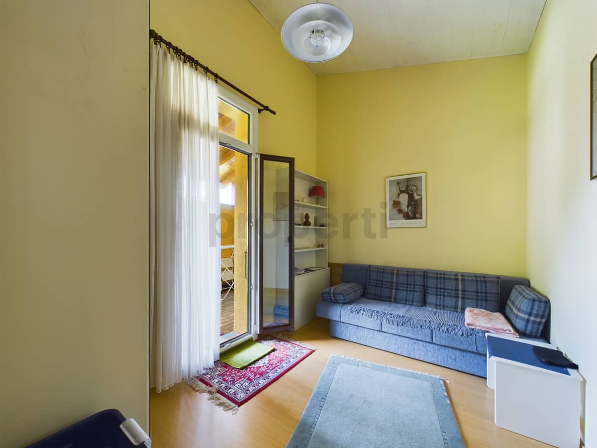 CAM02590G0-PR0158-STILL002