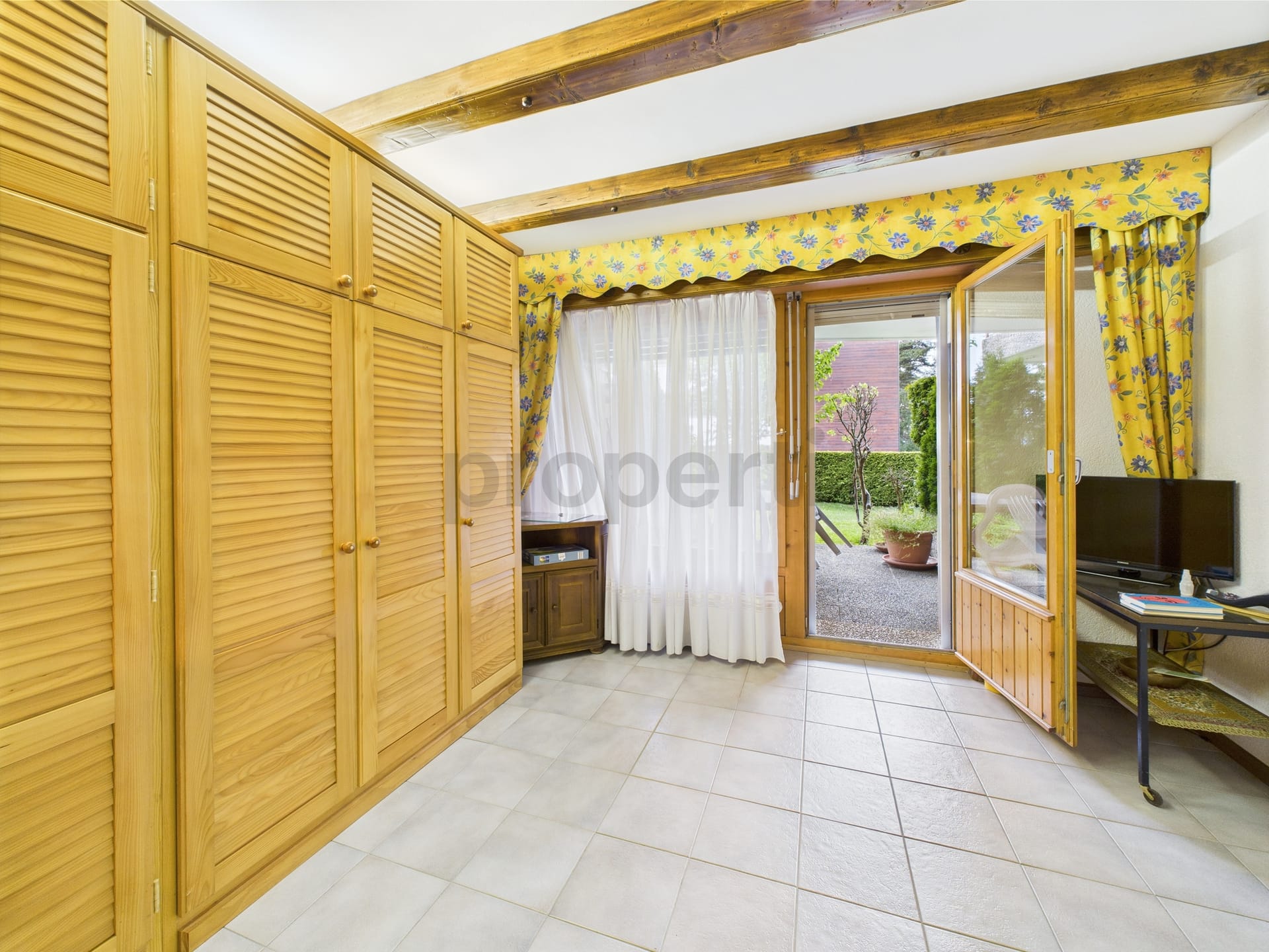 CAM03888G0-PR0041-STILL009