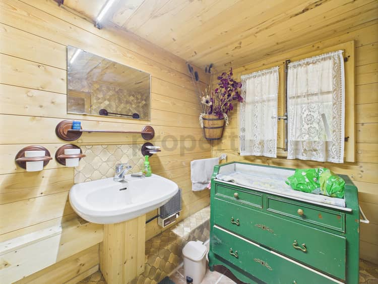 https://listingimages-bucket.s3.eu-central-1.amazonaws.com/listingimages/a04c4000009W9RBAA0/47a00c400000DkWmzAAF30069c400000C5cHPAAZ57.jpg