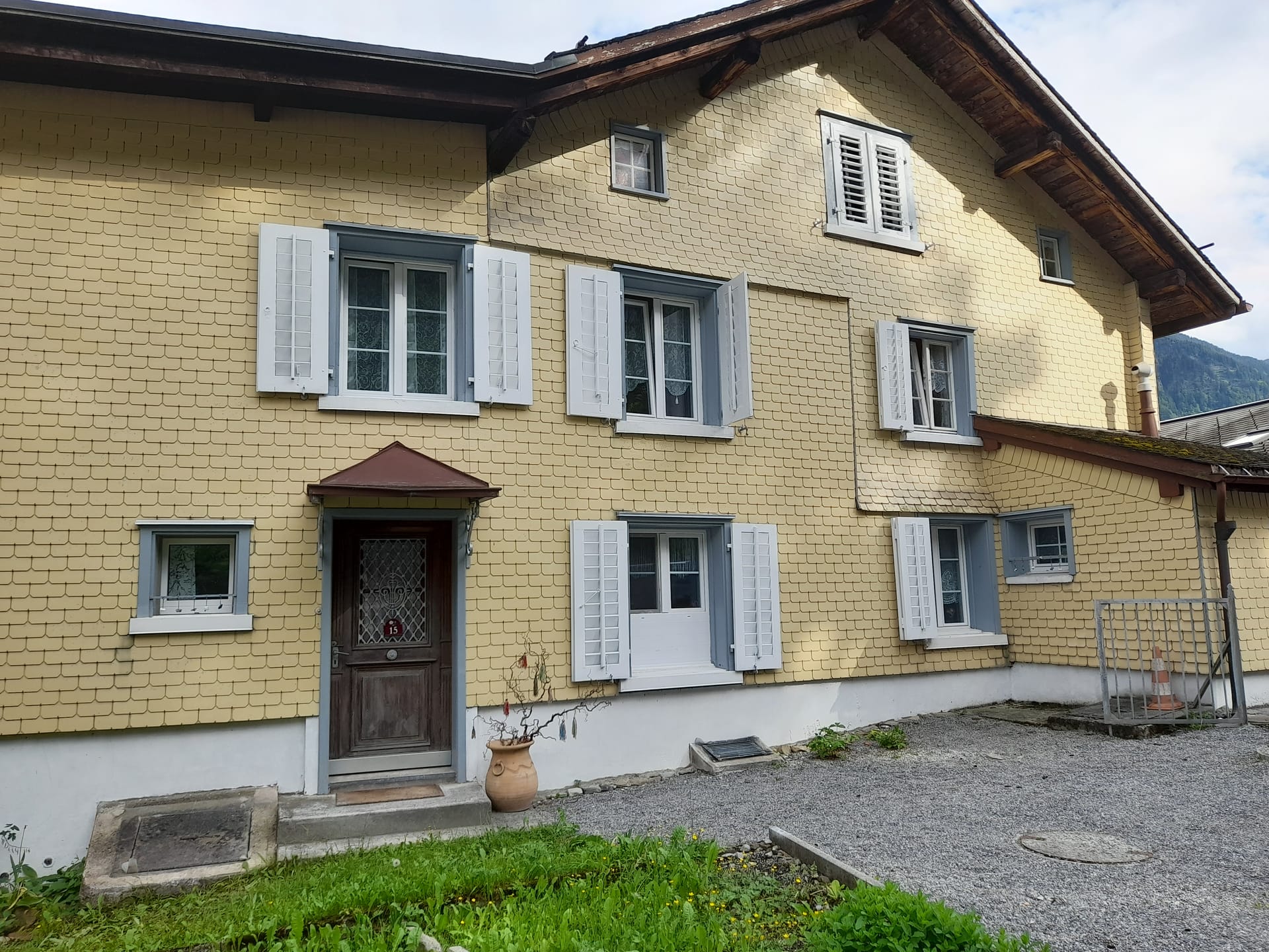 hauss von westen ganze Fassade
