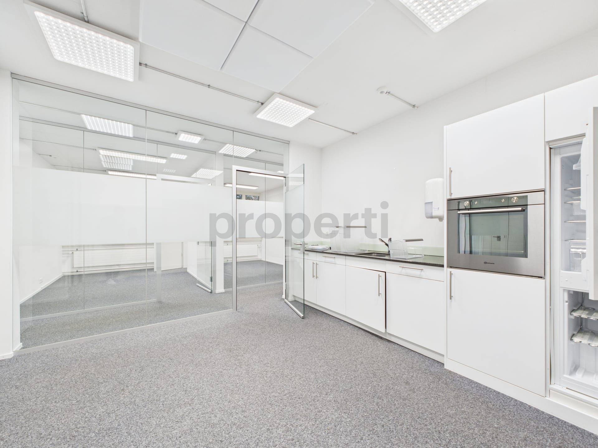 CAM01417G0-PR0254-STILL003
