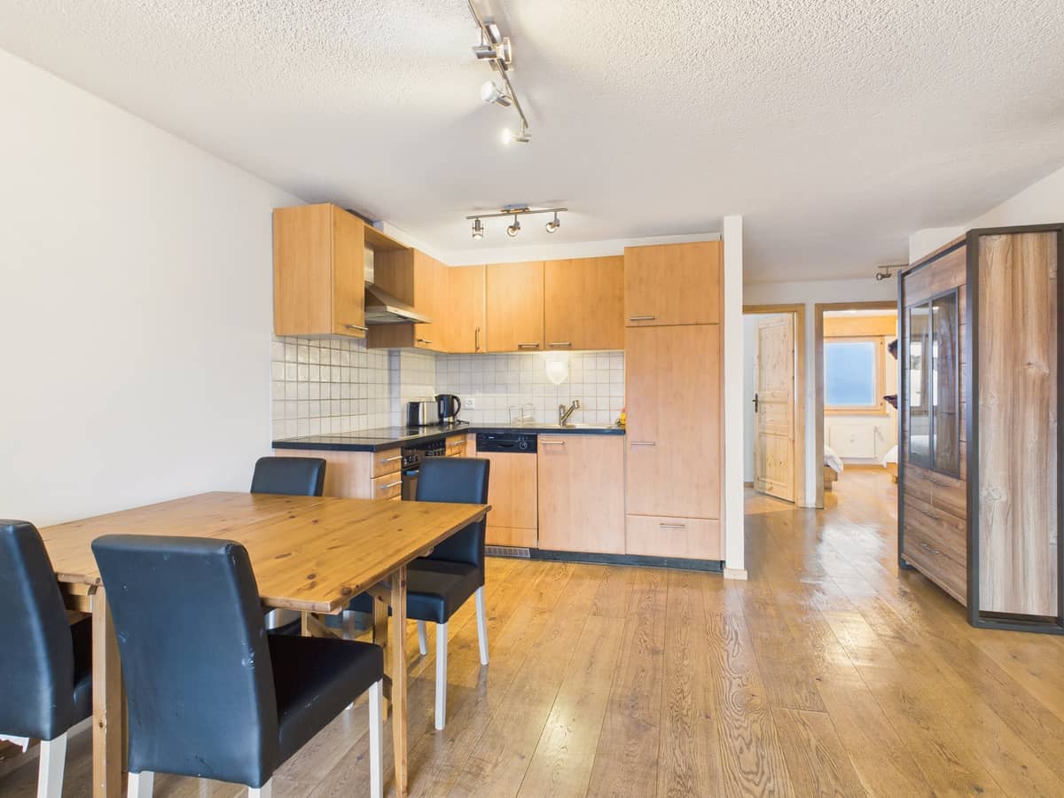 CAM03888G0-PR0078-STILL004