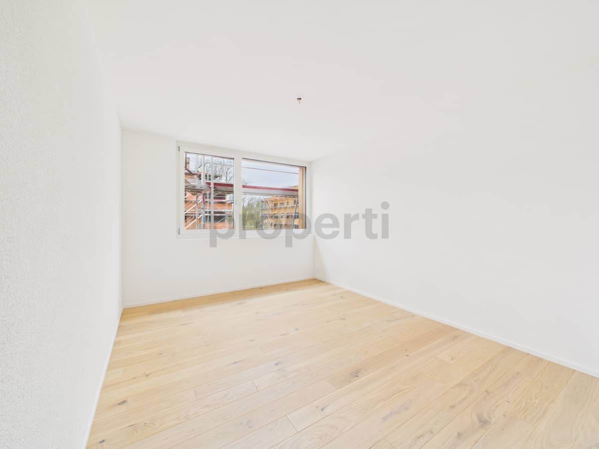 CAM01542G0-PR0270-STILL005