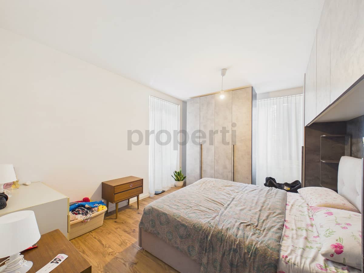 CAM02590G0-PR0296-STILL018