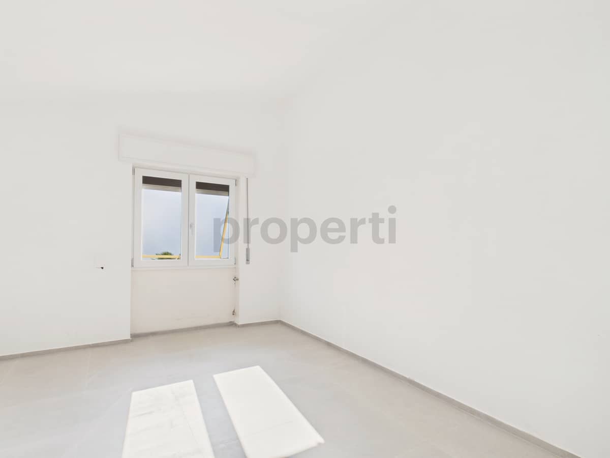 CAM02590G0-PR0299-STILL001