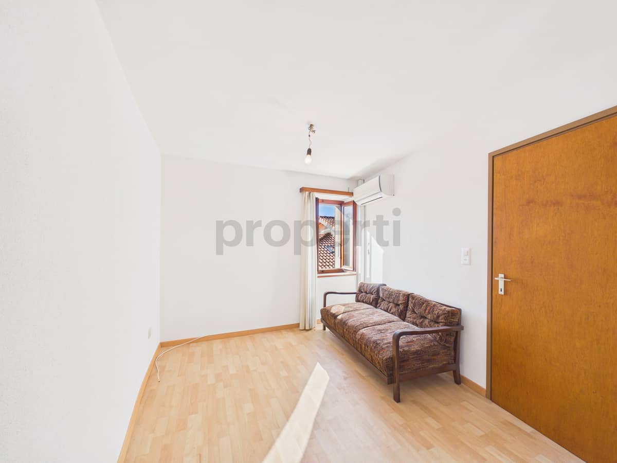 CAM02590G0-PR0298-STILL005