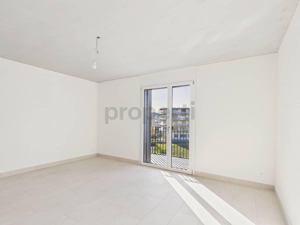 CAM05300G0-PR0095-STILL011