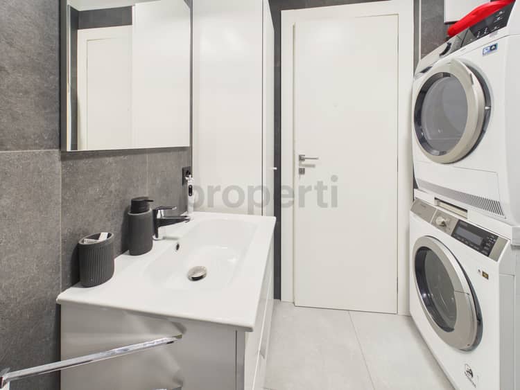 https://listingimages-bucket.s3.eu-central-1.amazonaws.com/listingimages/a04c400000C8NtNAAV/61a00c400000OqhRFAAZ96069c400000Mx9U2AAJ17.jpg