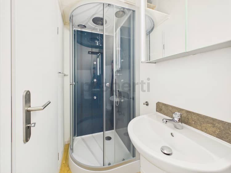 https://listingimages-bucket.s3.eu-central-1.amazonaws.com/listingimages/a04c400000CGza6AAD/22a00c400000PP6ByAAL26069c400000NhriAAAR26.jpg