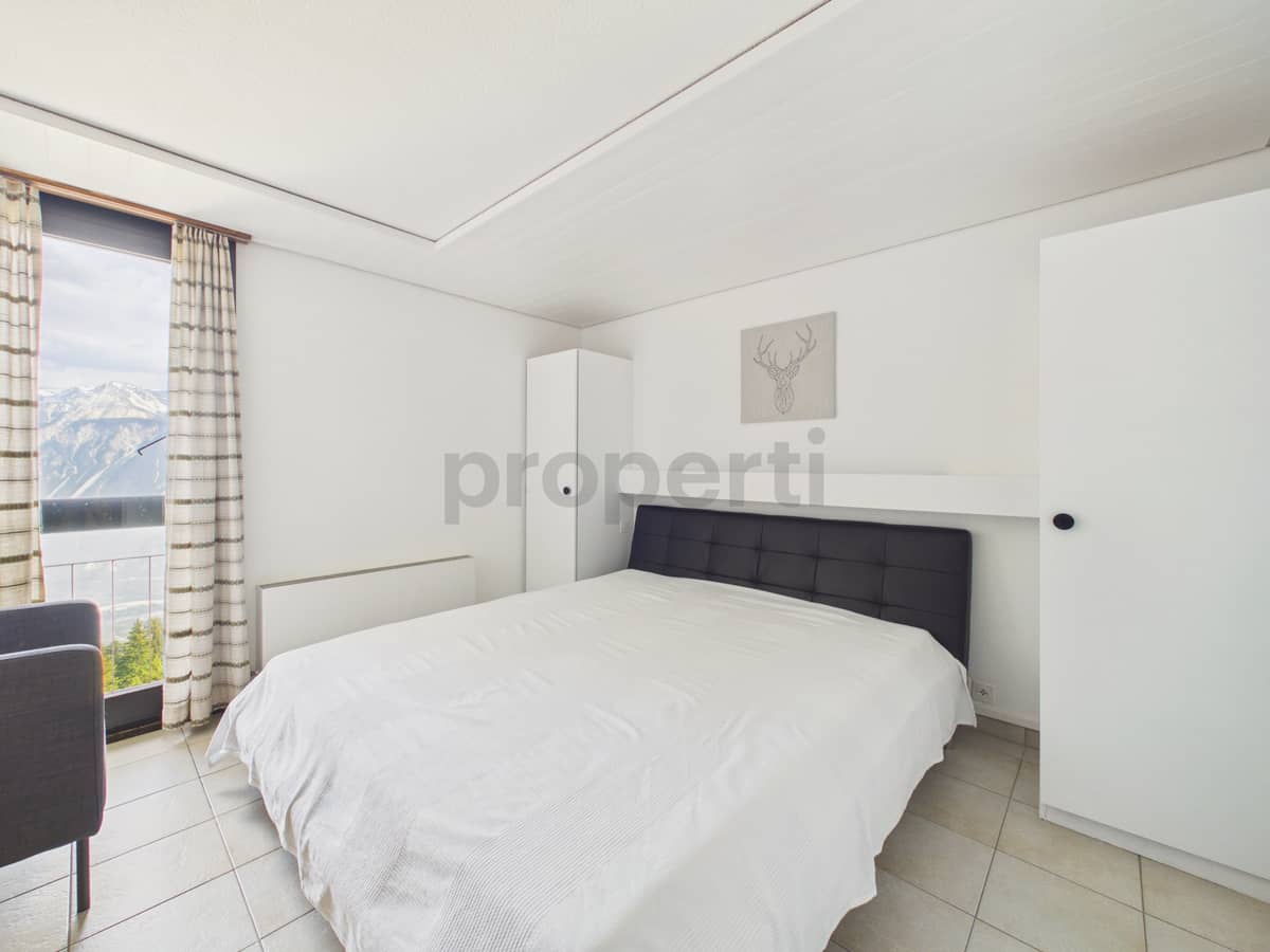 CAM03888G0-PR0109-STILL005