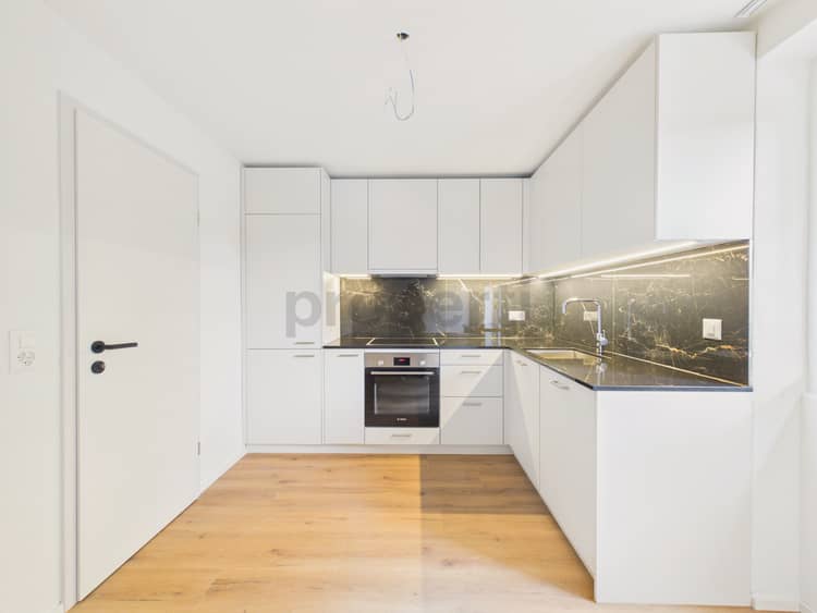 https://listingimages-bucket.s3.eu-central-1.amazonaws.com/listingimages/a04c400000CesyrAAB/1a00c400000R51lXAAR38069c400000OoA4nAAF55.jpg